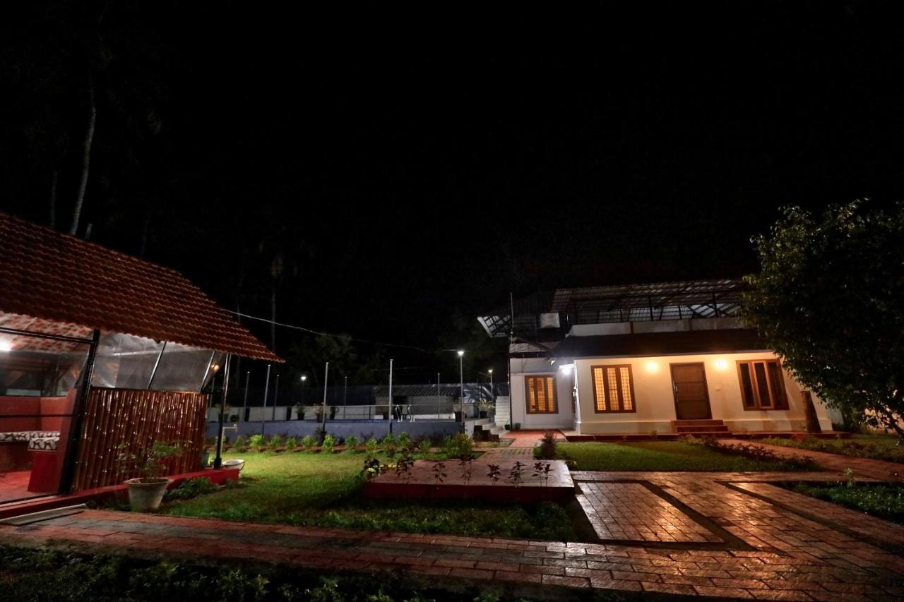 Waves And Shores Beach Villa Mararikulam Kültér fotó