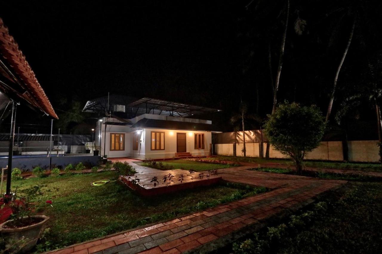 Waves And Shores Beach Villa Mararikulam Kültér fotó